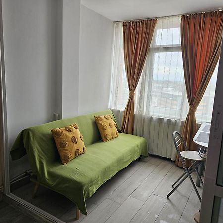 Olivia'S Studio - Apartment Яссы Экстерьер фото